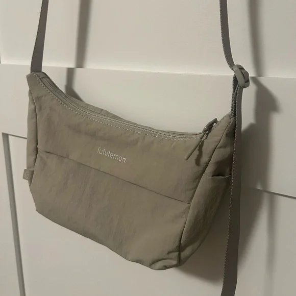 Lululemon athletica Sling Crossbody Bag in Light Beige - Picture 2 of 13